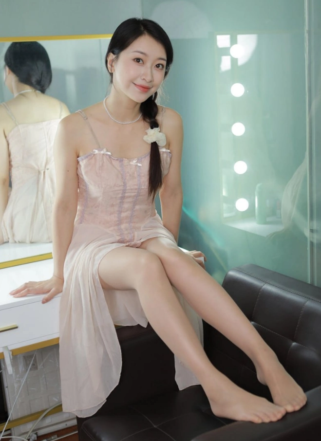 IESS异思趣向 丝袜美腿写真摄影作品合集