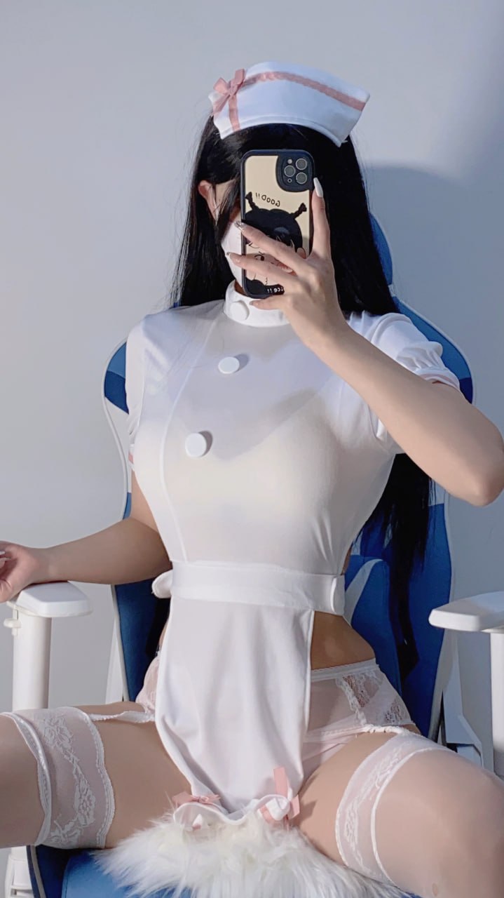 徐绾绾yyyy 微密圈写真图包合集下载
