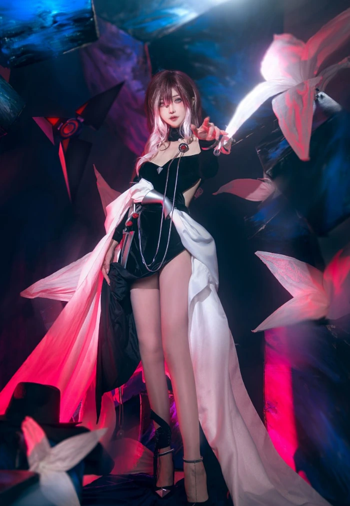 露儿大魔王 微博coser写真图集合集下载