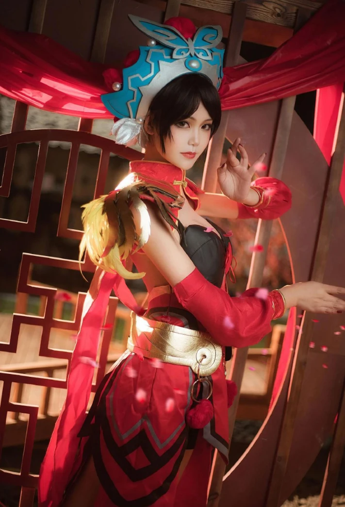 戚顾儿 Cosplay写真图集合集下载